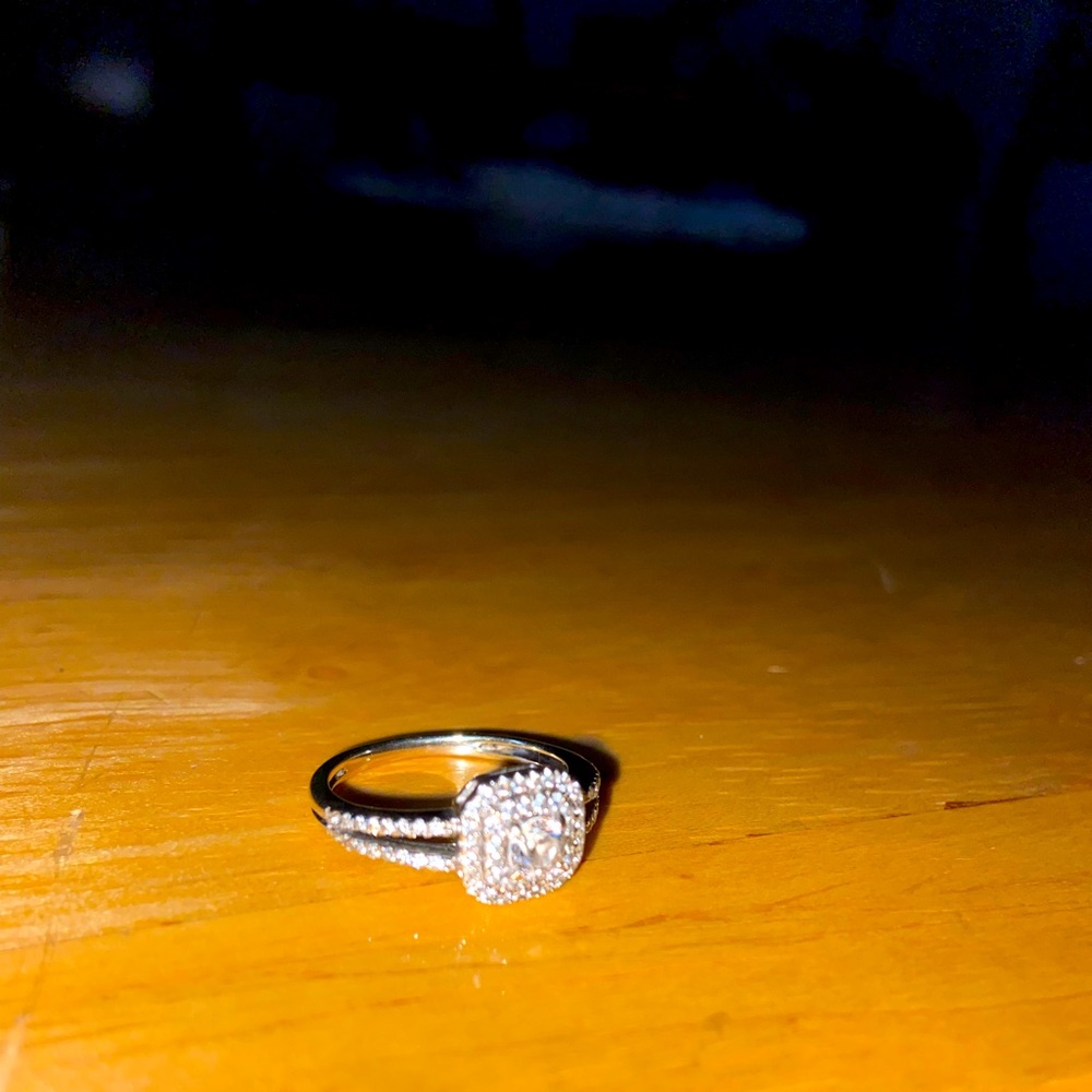 1/4 ctdiamondwhtgldring size 6, would also be open to trades buyer pay shipping